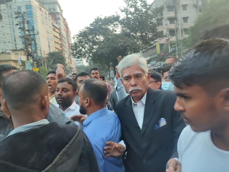 রাজনৈতিক ছবি ১০